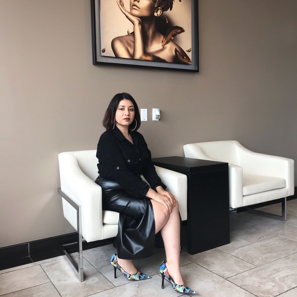 Meet Posh Ambassador Blue Lilly Pad (Patricia) - Picture 4 of 8